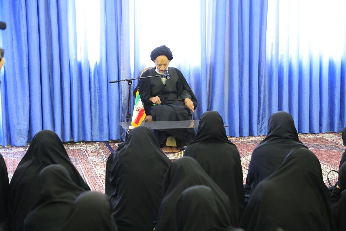 امام جمعه بیرجند: مقام والای جهاد تربیت در اختیار زنان است