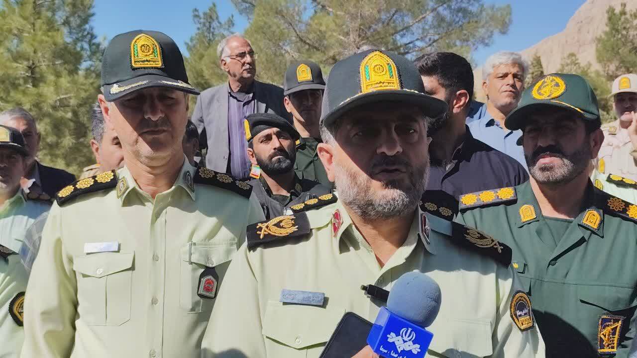 شجاعترین انسانها در لباس انتظامی خدمت میکنند/ باید قدر خانواده شهدا باشیم شجاعترین انسانها در لباس انتظامی خدمت میکنند/ باید قدر خانواده شهدا باشیم