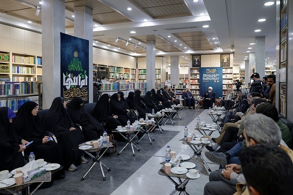 جشنواره بزرگ کتابخوانی در حرم مطهر رضوی برگزار می‌شود/ تألیف کتاب، قداست ذاتی دارد